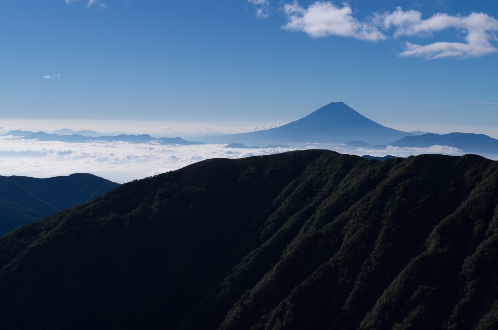 振り返れば富士山を見渡せる最高のロケーションです。